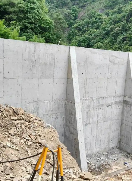 忻州五寨县重力式挡土墙